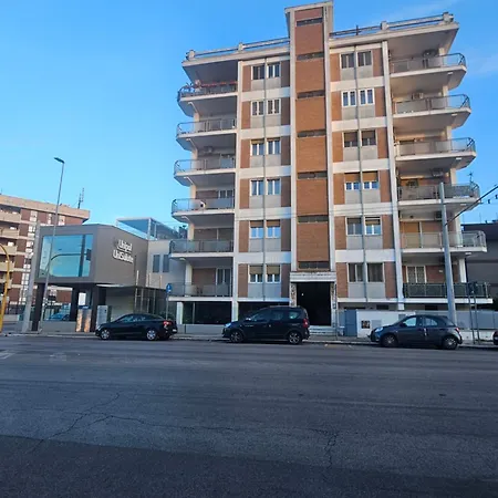 Parco 2 Giugno Готель типу 