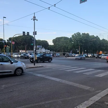 Parco 2 Giugno Готель типу 